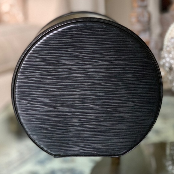 Vintage Authentic Cannes, Louis Vuitton. - Picture 5 of 8